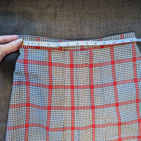 Vintage Wool Plaid Skirt | Houndstooth & Red | Academia Style - Picture 6 of 10